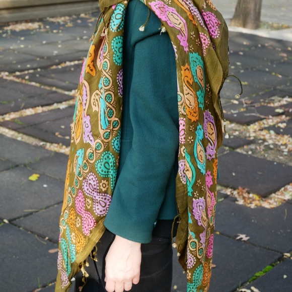 Handmade silk scarf - Picture 4 of 5